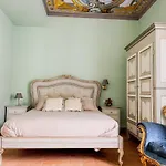 Vanvitelli Palace 3* Meta