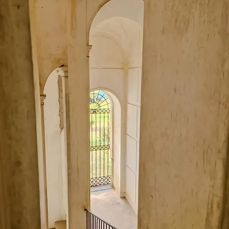 Vanvitelli Palace * Meta